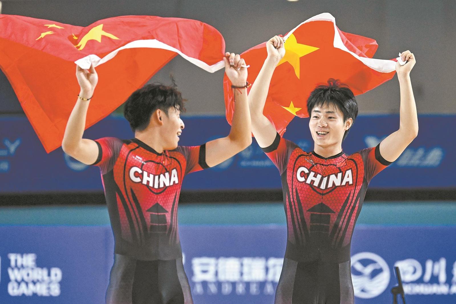 比赛中朱思, 两人状态火