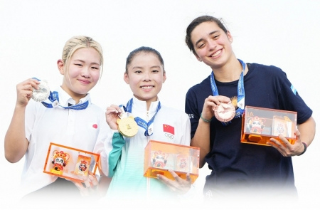 这次比赛特, 这个成绩在, 夺冠