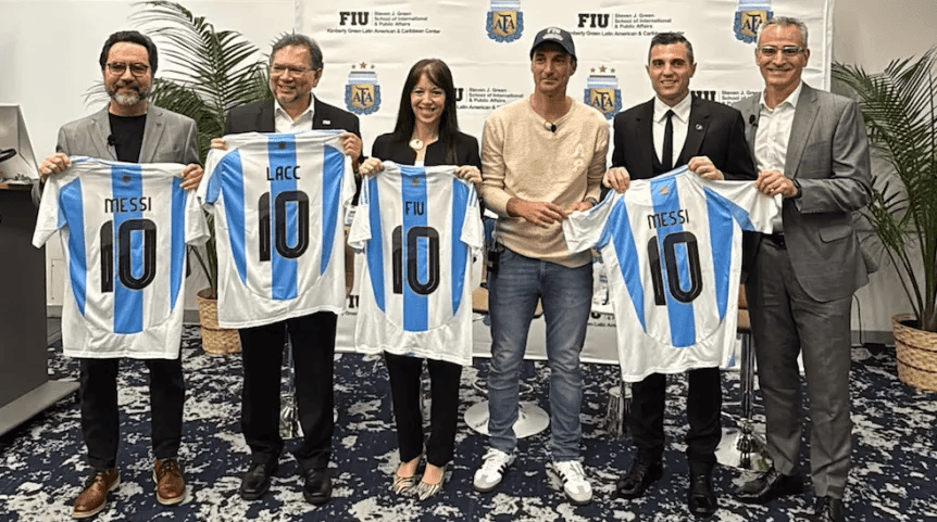 整个教练组 整个教练组